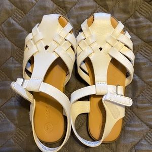 Girls, white sandals, size 11